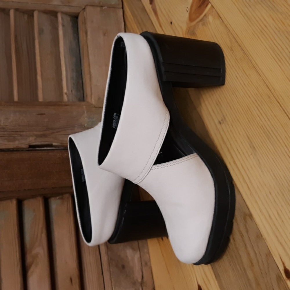 SOREL Cream Sueded Leather Black Heeled Clogs, GUC, SZ 7 - Picture 6 of 14